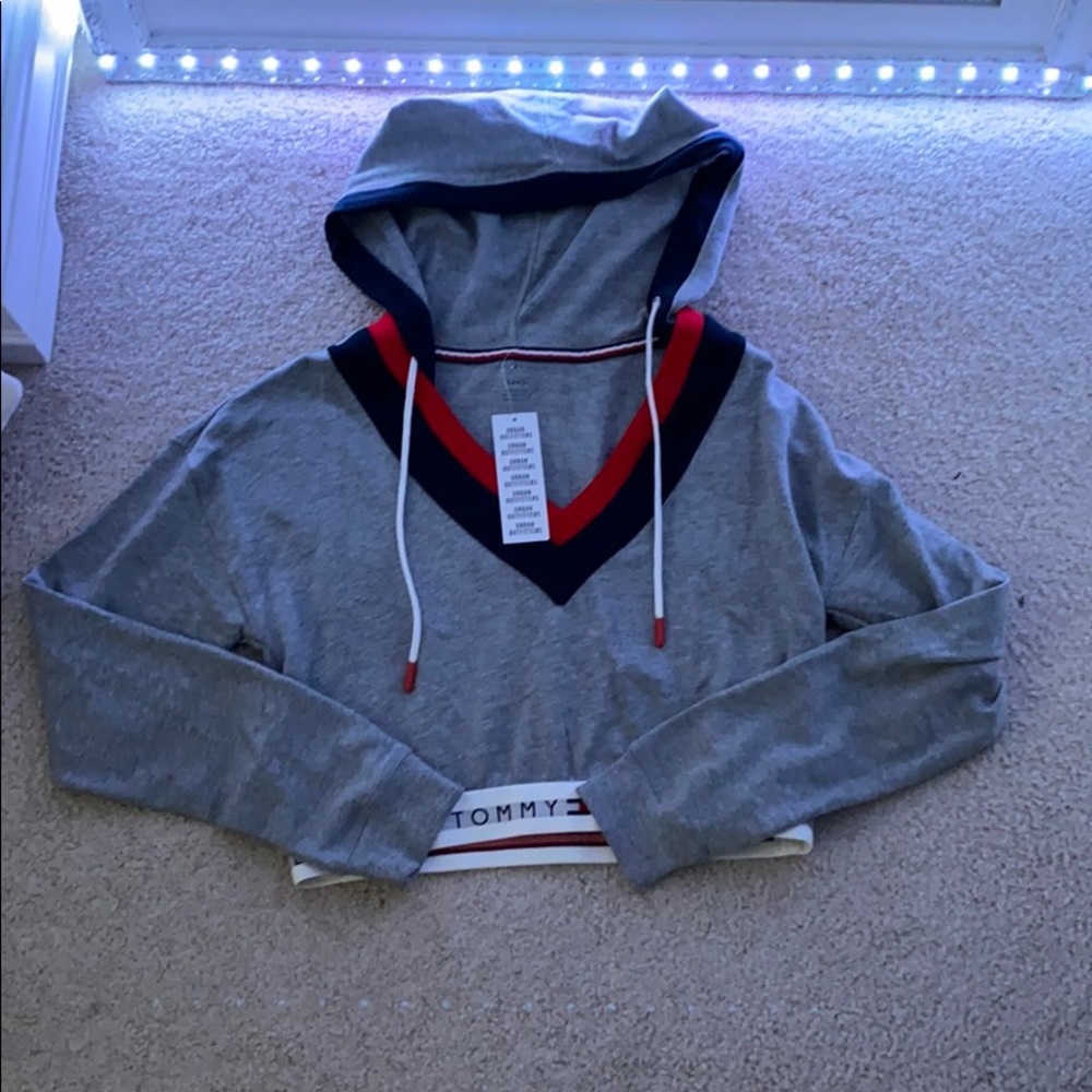 NWT Tommy Cropped Long Sleeve